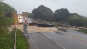 Forte_temporal_causa_estragos_no_Rio_Grande_do_Sul_e_já_Geral_-_2024-04-16_15.17.24