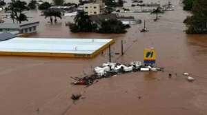 Chuvas_no_Sul_sobe_para_29_número_de_mortos_nos_temporais_no_RS_-_Estado_de_Minas_-_2024-05-03_09.30.24